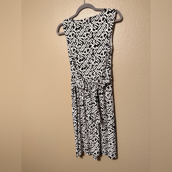 NY&Co  Black and White Patterned Dress - Picture 4 of 9